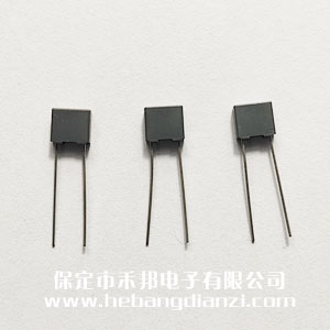 У������220pF ��ѹ100V